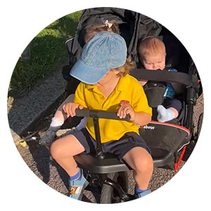 Out N About Nipper Double V6 - larger basket and convenient parking brake